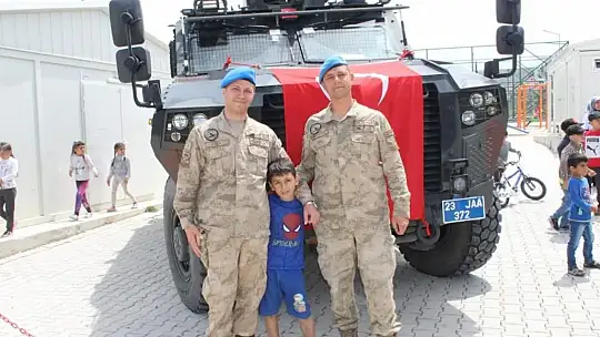 Ahıska Türklerine özel ziyaret: Komandolar teşekkür etti
