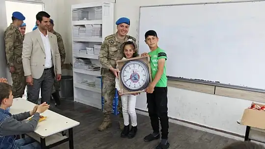 Ahıska Türklerine özel ziyaret: Komandolar teşekkür etti