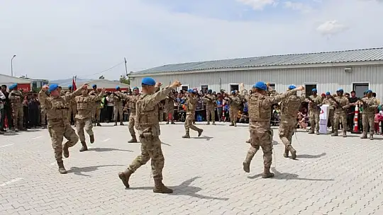 Ahıska Türklerine özel ziyaret: Komandolar teşekkür etti