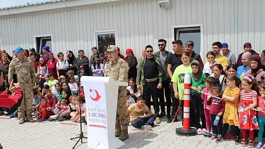 Ahıska Türklerine özel ziyaret: Komandolar teşekkür etti
