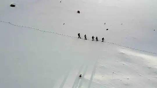 Arkadaşlarının anısına 2347 rakımlı Hazarbaba Dağı'na tırmandılar