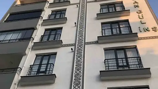 Asansörle birlikte zemine çakılan çocuk yaralandı