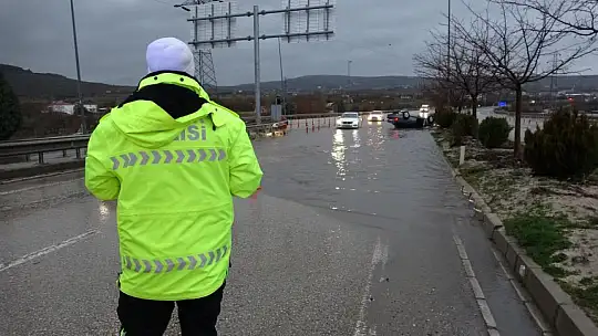 Kekliktepe'de otomobil takla attı