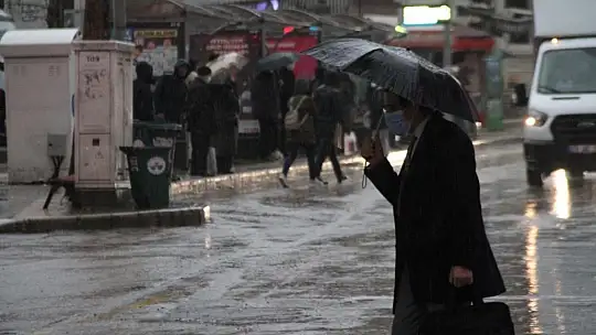 Elazığ'da sağanak yağış etkili oldu