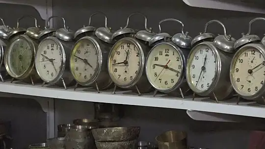 Tüfekten radyoya 40 bine yakın antika eşya biriktirdi