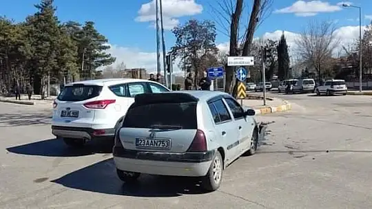 Zübeyde Hanım Caddesi'nde trafik kazası