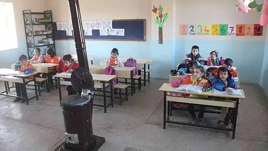 Aynı çatı altında hem öğrenciler hem de aileleri eğitim alıyor