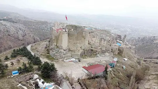 Aynı dönem, iki zıt görüntü