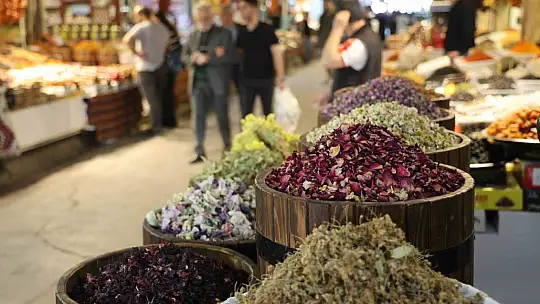 Bahar nezlesi olan vatandaşlar soluğu aktarlarda aldı