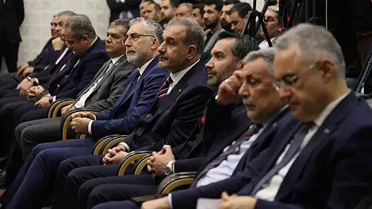Bakan Işıkhan: 'Depremin çalışma hayatı üzerindeki olumsuz etkisini kaldırmak için ilk andan itibaren önemli tedbirler aldık'