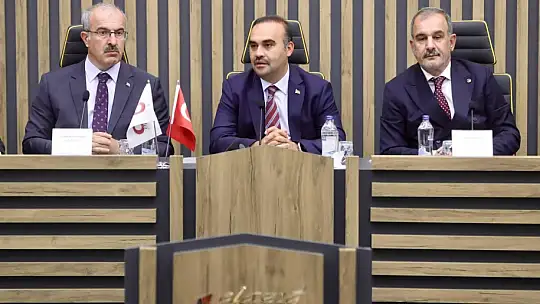 Bakan Kacır, iş dünyası ile bir araya geldi