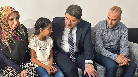 Bakan Tunç ile Miray arasında gülümseten 'Cumhurbaşkanı' diyaloğu