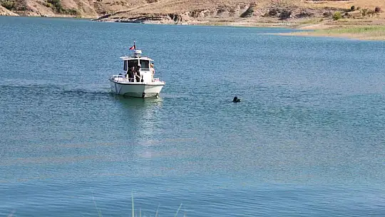 Baraj gölüne giren genç kayboldu, arama çalışmaları sürüyor