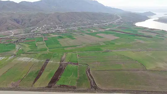 Baraj sahasını eken çiftçiler: 'Sular gelirse her şey gider'