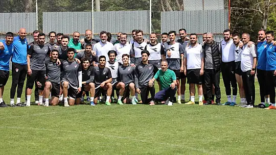 Başkan Şerifoğulları Elazığspor'un antrenmanına çıktı