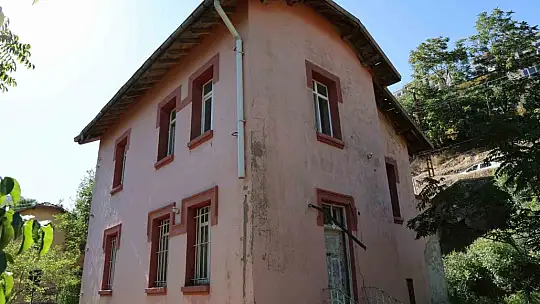 Başkan Seyrek: ''Atıl durumdaki tescilli 2 lojman, halk kütüphanesi yapılabilir''