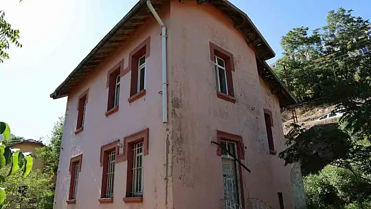 Başkan Seyrek: ''Atıl durumdaki tescilli 2 lojman, halk kütüphanesi yapılabilir''
