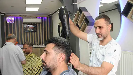 Berberlerin Kurban Bayramı mesaisi: Randevusuz müşteri kabul etmiyorlar