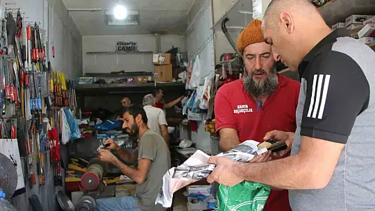 Bıçak bileme ustalarının 'Kurban Bayramı' yoğunluğu