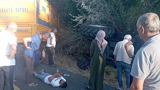 Biçerdöver ile traktör çarpıştı: 2 yaralı