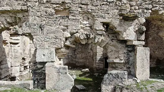 Bin 200 yıllık tarihi eser, zamana direniyor