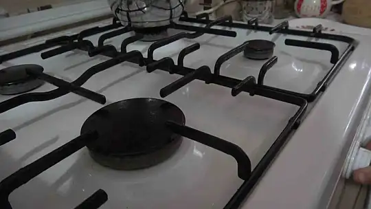 Binadaki 'hasar' karmaşası, vatandaşları doğalgazsız bıraktı