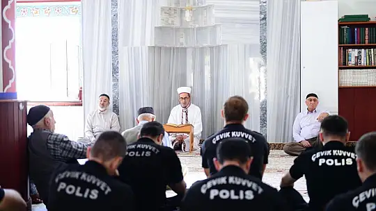 Bingöl'de 12 yıl önce şehit edilen polis memurları için mevlit okutuldu