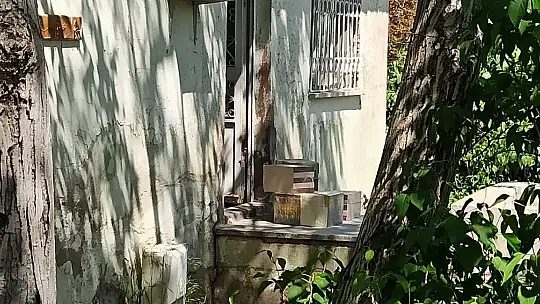 Binlerce kitabı çalarak geri dönüşüm tesisine satan şüpheliler suçüstü yakalandı