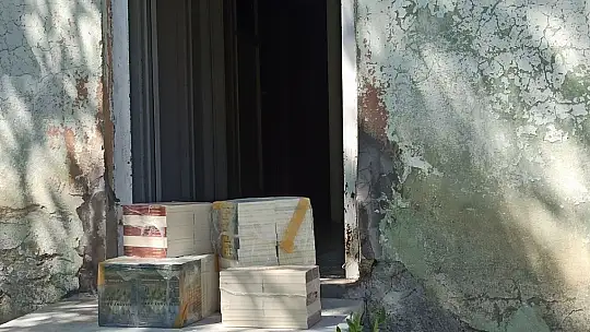 Binlerce kitabı çalarak geri dönüşüm tesisine satan şüpheliler suçüstü yakalandı