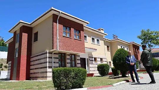 Büyüdüğü çocuk yuvasının müdürü oldu, göremediği baba sevgisini çocuklara veriyor