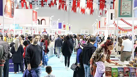 Çadır kentte 13 yaşında kitap yazdı