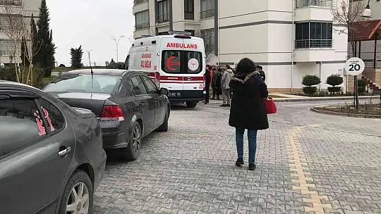 Çocuğun düşürdüğü ısıtıcı camla kapatılan balkonu küle çevirdi: 4 yaralı