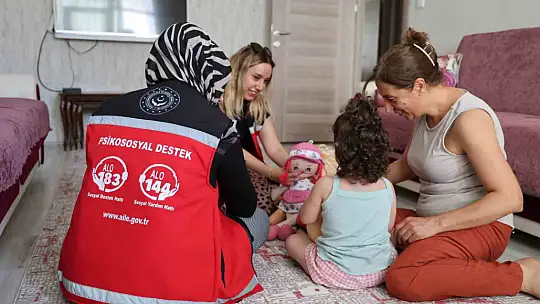 Çocukları olmayan çift, koruyucu aile modeli ile evlat hasretini dindirdi