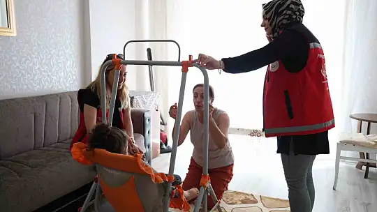 Çocukları olmayan çift, koruyucu aile modeli ile evlat hasretini dindirdi