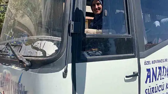 Çocukluk hayalini gerçekleştirdi, ilçede tek 'D sınıfı' ehliyetli kadın oldu