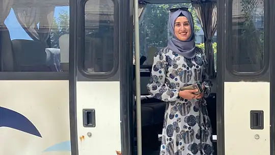 Çocukluk hayalini gerçekleştirdi, ilçede tek 'D sınıfı' ehliyetli kadın oldu