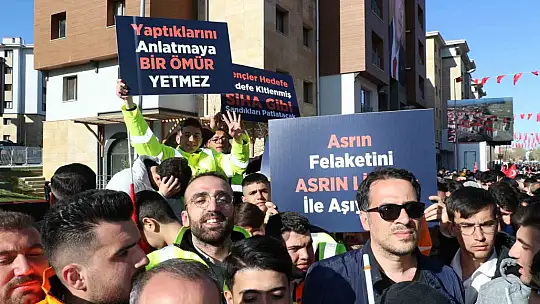 Cumhurbaşkanı Erdoğan, Elazığ'da depremzedelere seslendi
