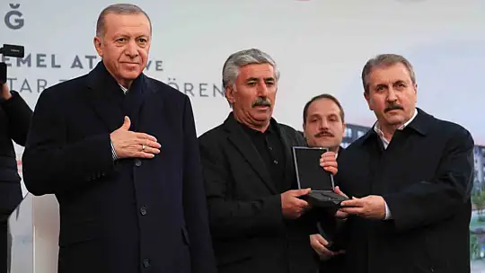 Cumhurbaşkanı Erdoğan, Elazığ'da depremzedelere seslendi