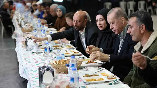 Cumhurbaşkanı Erdoğan Elazığ'da depremzedelerle iftarda buluştu