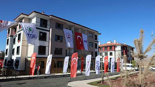 Cumhurbaşkanı Erdoğan'ın katılımıyla Elazığ'da 569 deprem konutunun kurası çekildi