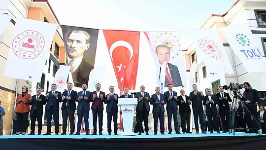 Cumhurbaşkanı Erdoğan'ın katılımıyla Elazığ'da 569 deprem konutunun kurası çekildi