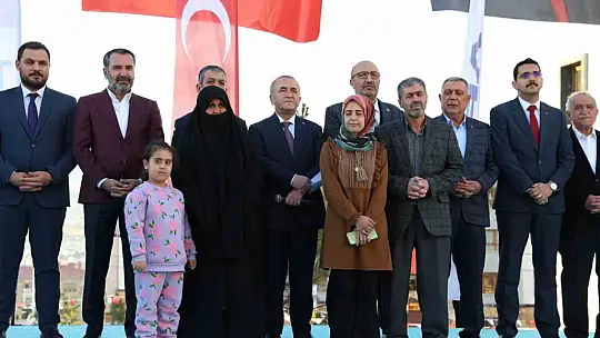 Cumhurbaşkanı Erdoğan'ın katılımıyla Elazığ'da 569 deprem konutunun kurası çekildi