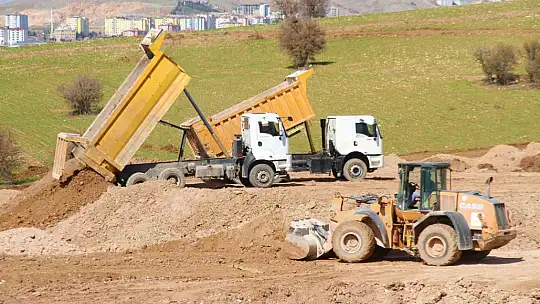 Cumhurbaşkanı tarafından Elazığ'da temelleri atılan TOKİ konutlarında çalışmalar sürüyor