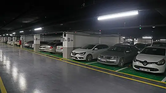 Cumhuriyet Meydanı yer altı otoparkına vatandaştan yoğun ilgi