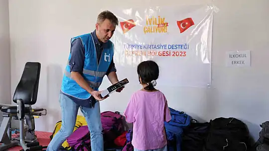 Deprem bölgesine 21 milyonluk kırtasiye yardımı