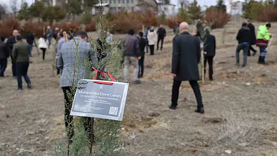 Depremde hayatını kaybeden öğrenciler anısına fidan dikildi