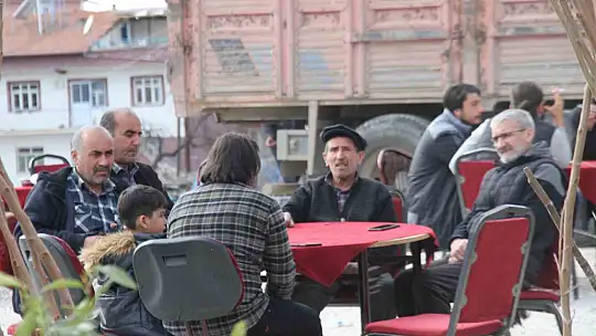Depremin ardından vatandaşlar bu ilçeye akın etti