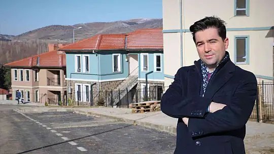 Sivrice'de göl manzaralı deprem konutları tamamlandı