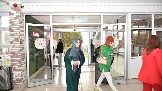 Depremzedelere yuva olan yurtlara öğrenciler yerleşmeye başladı