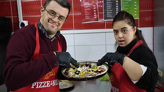 Down sendromlu çocuklar mutfağa girdi, hünerleri ile göz doldurdu